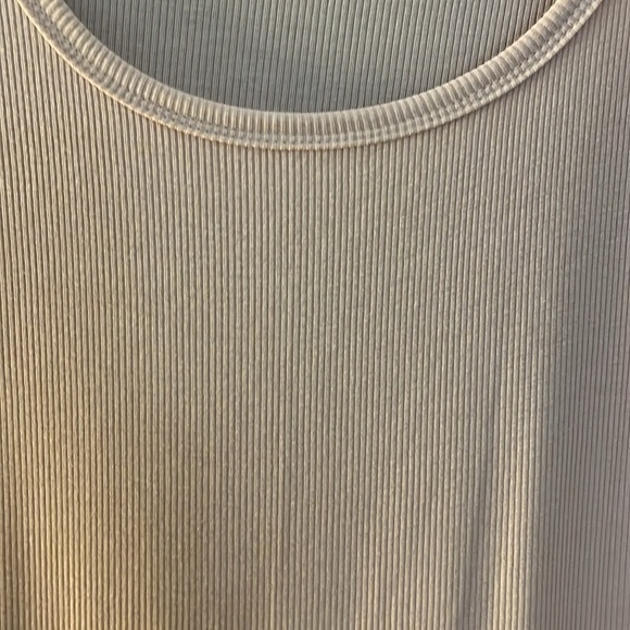 Mono B light peach colored, short sleeved top. Size Large. NWOT - Picture 4 of 8